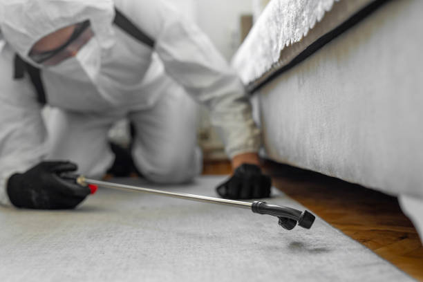 Professional Pest Control technician working in Posey County County, IN
